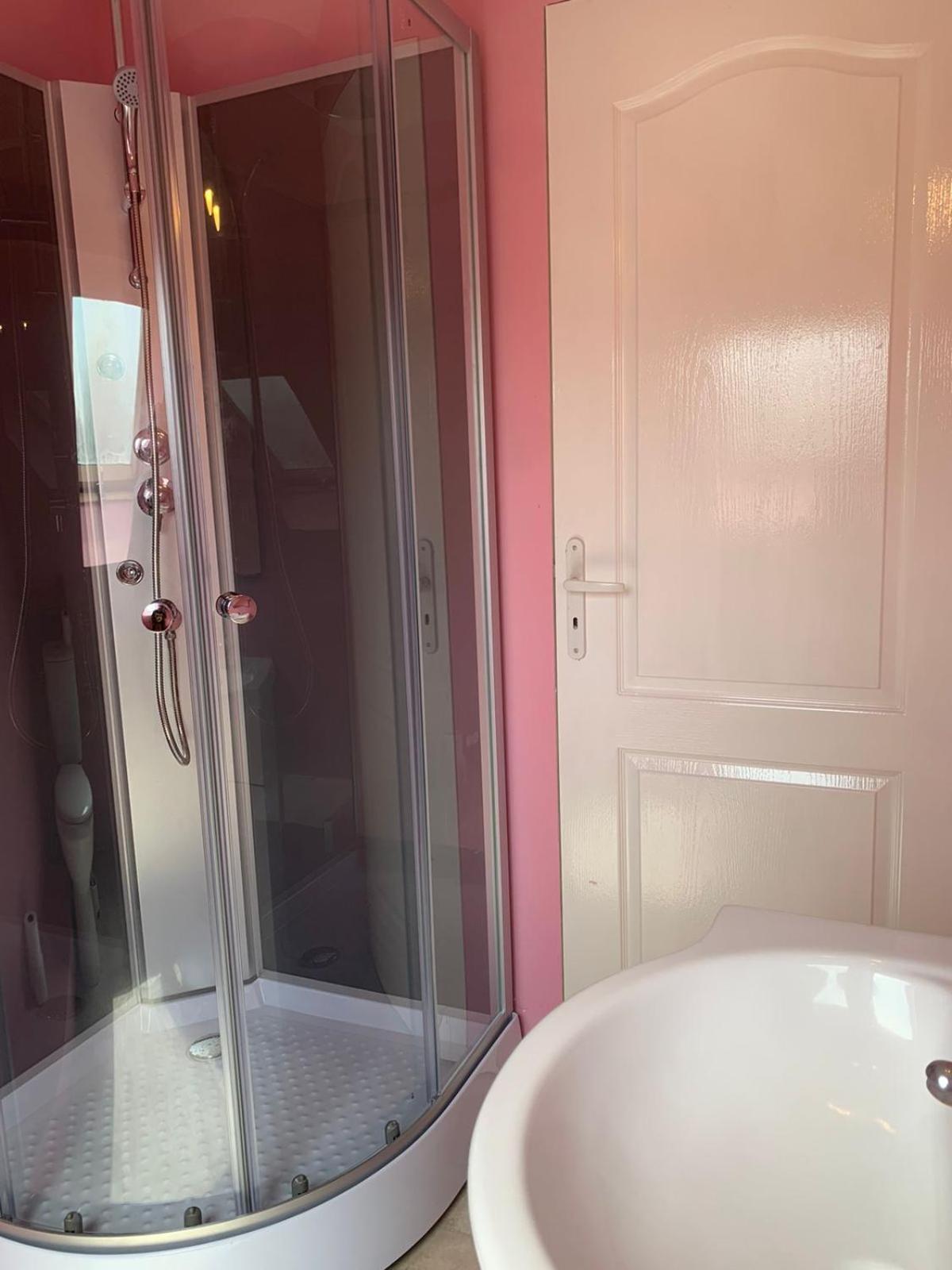Studio Meuble Dans Une Maison Limay Exterior foto